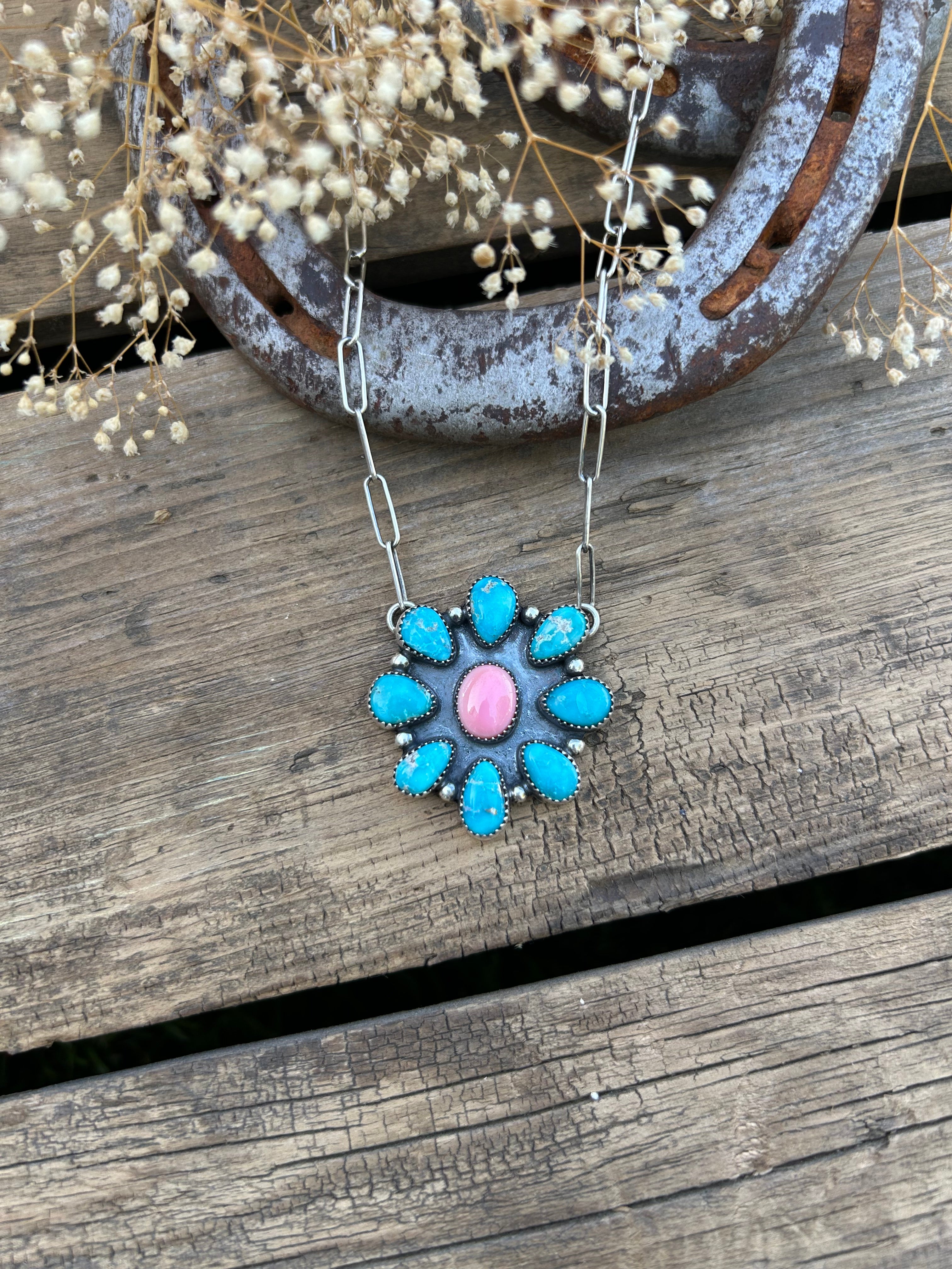 The Lola - White Water & Pink Conch